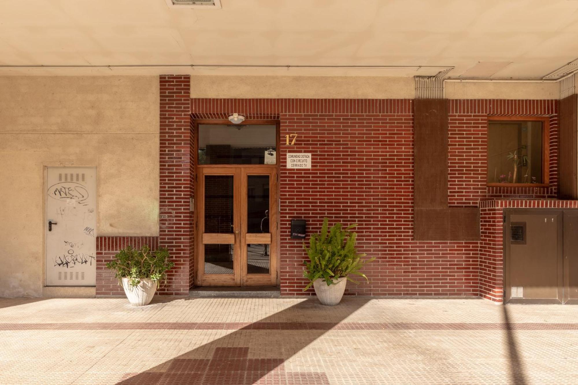 Eguzkilore Txokoa Y Parking Free Bilbao Exterior photo