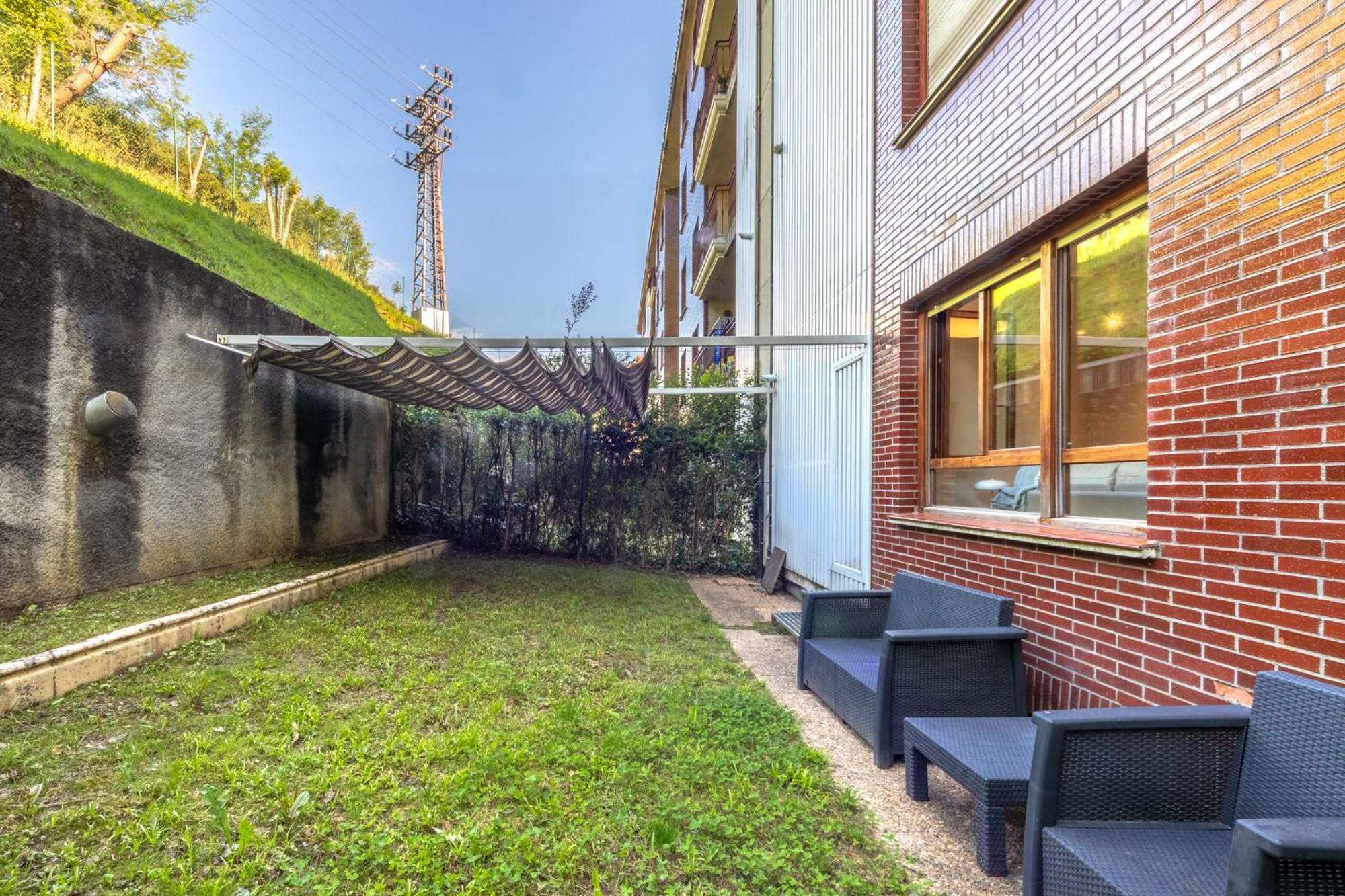 Eguzkilore Txokoa Y Parking Free Bilbao Exterior photo